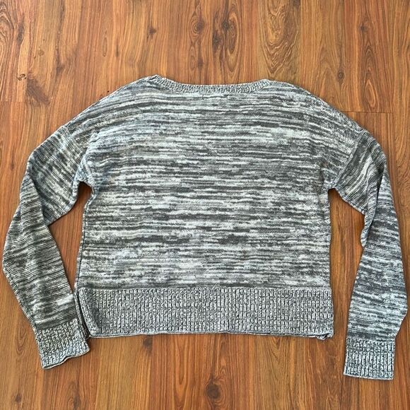 Banana republic Heather Gray cropped long sleeve sweater with zipper detail swea - Picture 4 of 4